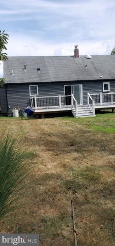 229 Schubert Ave, Runnemede NJ 08078-1844 exterior