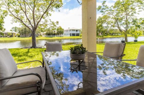 2221 Newport Is Blvd, Fort Pierce FL 34953-4586 exterior