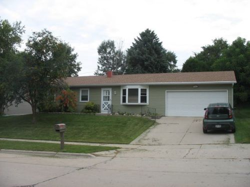1228 Jackson St, Manitowoc, WI 54220-6551