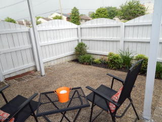 808 Ln Fontenay Ct, Louisville KY  40223-3052 exterior