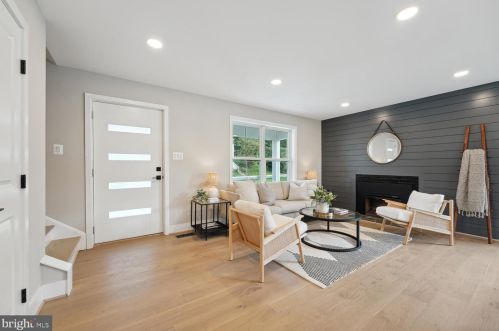 1610 Noyes Dr, Silver Spring MD  20910-2224 exterior