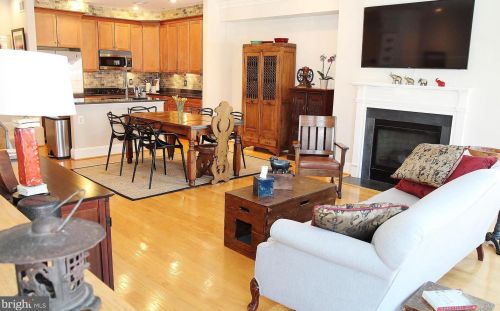 422 Royal St, Alexandria VA  22314-2335 exterior