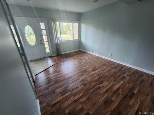 1574 Wattles Rd, Troy MI  48085-5019 exterior