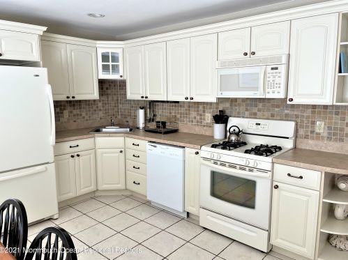 100 Vance Ave, Lavallette NJ 08735-2239 exterior