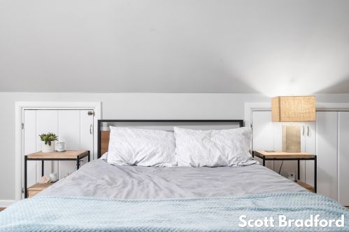 1317 Northlawn St, Grand Rapids MI 49505-3867 exterior