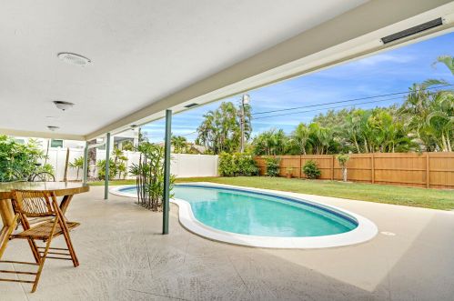 320 3 Ct, Boca Raton FL 33432-4032 exterior