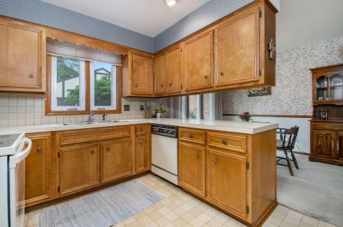 2241 Radcliff Cir, Grand Rapids MI 49546-7725 exterior