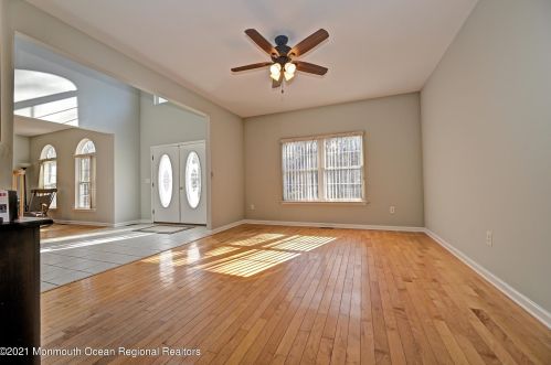 118 Ely Harmony Rd, East Freehold NJ 07728-8012 exterior