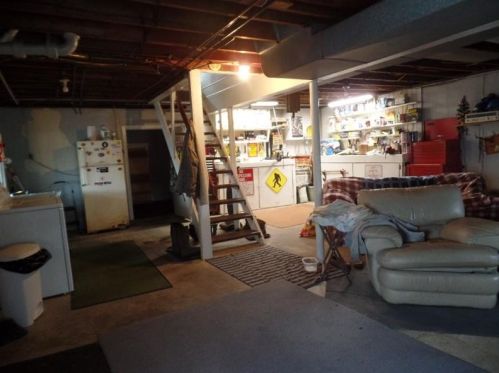 801 Berwin Ave, Pittsburgh PA 15226-1621 exterior