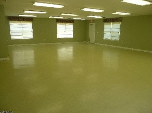 30 Alexandra Way, Clinton NJ 08809-2624 exterior