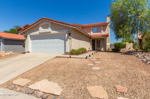 9477 Albatross Dr, Tucson, AZ 85742-5123