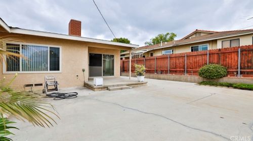 1100 Lincoln Ave, Fullerton CA 92831-4506 exterior