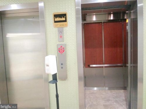 2101 Chestnut St, Philadelphia PA  19103-3197 exterior