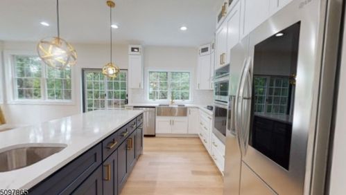 21 Fieldstone Dr, Livingston NJ  07039-3308 exterior