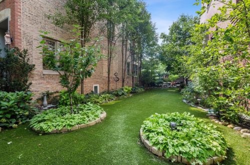 2226 Magnolia Ave, Chicago IL  60614-3104 exterior