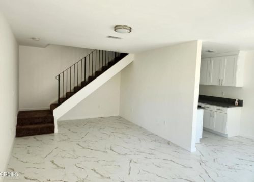 3044 Concord Dr, Oxnard CA 93033-5501 exterior