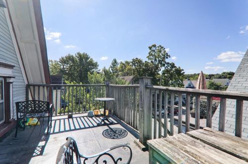 422 Baldwin St, Madison WI 53703-1746 exterior