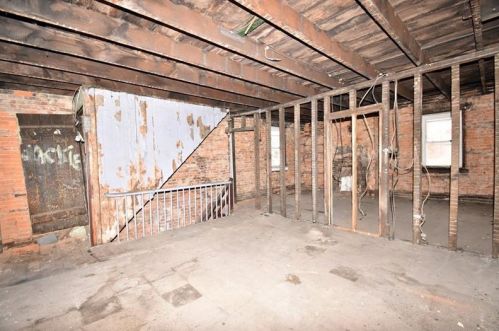 835 Peralta St, Pittsburgh PA 15212-8002 exterior