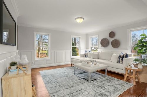 80 Indian Harbor Dr, Greenwich CT 06830-7148 exterior