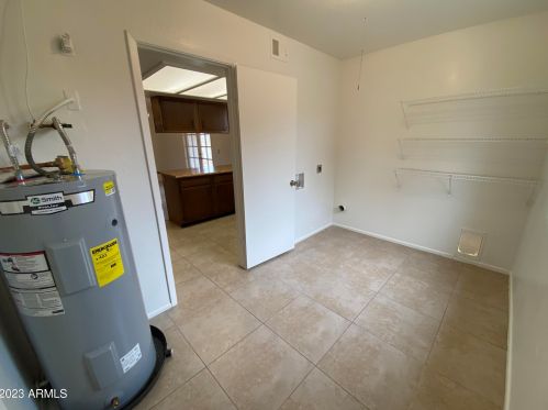 124 Bluefield Ave, Phoenix AZ 85032-1542 exterior