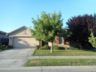2739 Macon Dr, Sacramento CA  95835-2668 exterior