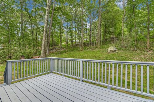 24 Aspen Ledges Rd, Ridgefield CT 06877-1826 exterior