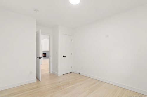 37 Walnut Hill Rd, Ridgefield CT  06877-2906 exterior