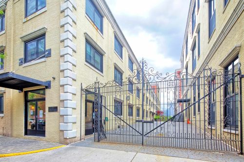 518-530 Gregory Ave, Union City NJ  07086-5706 exterior