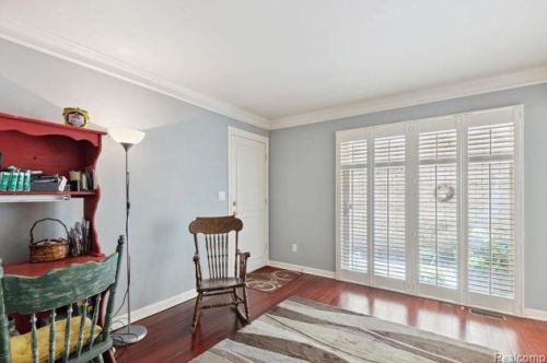 1201 Oakwood Ct, Rochester MI 48307-2539 exterior