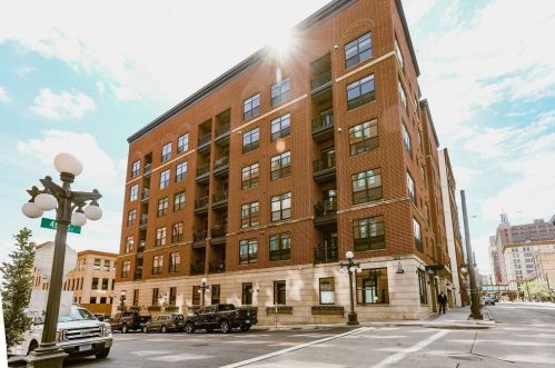 270 4th St, Saint Paul MN  55101-1402 exterior