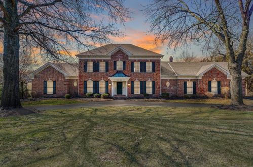 915 Delvin Dr, Saint Louis MO 63141-8830 exterior