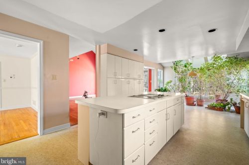 1112 Paxon Holw Rd, Media PA 19063-1116 exterior