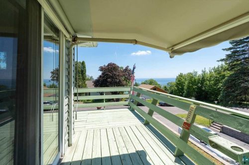 1445 Fern Ave, Duluth MN 55805-1133 exterior