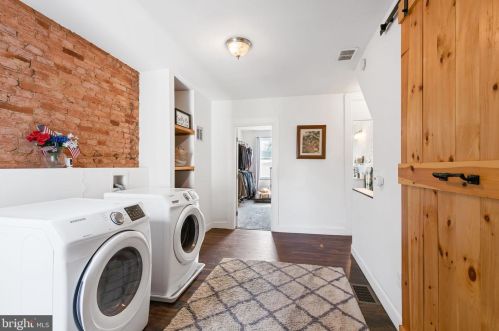 10 Locust St, Lancaster PA  17602-3608 exterior