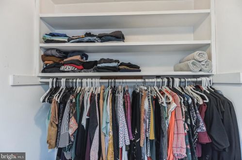 927 Mckean St, Philadelphia PA  19148-2326 exterior