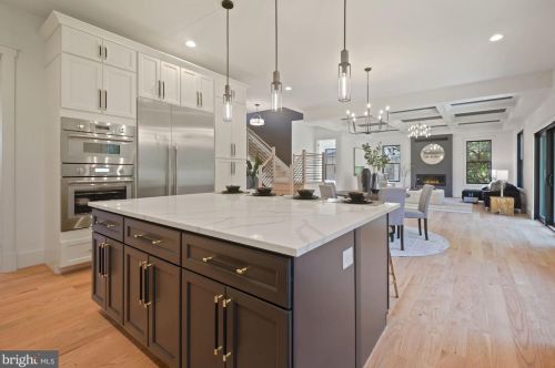 6516 Beverly Ave, Mc Lean VA 22101-5222 exterior