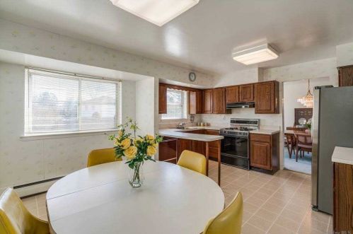 16 Dunford St, Huntington Station NY 11747-1312 exterior