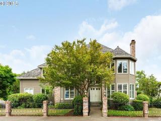 8450 Ash St, Portland OR  97216-1550 exterior