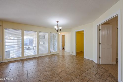 3121 Bethany Home Rd, Phoenix AZ 85015-2442 exterior