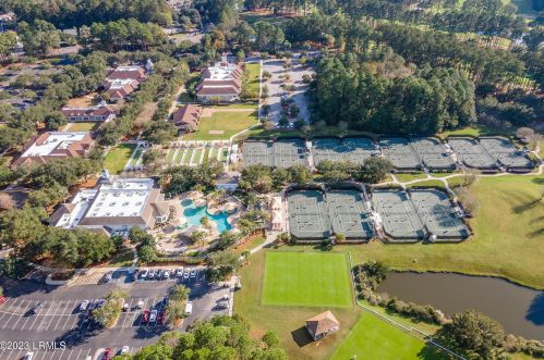 29 Mystic Point Dr, Bluffton SC 29909-2073 exterior