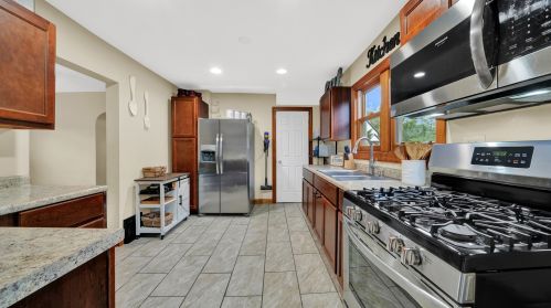 158 Ctr St, Joliet IL 60436-1660 exterior