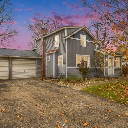 403 Walnut St, Allegan, MI 49010-1544