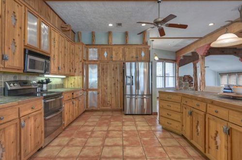 3064 Spg Br Rd, Montgomery TX 77316-2503 exterior