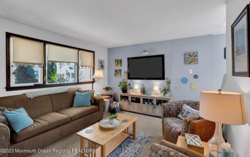 309 Ave, Belmar NJ 07719-2429 exterior