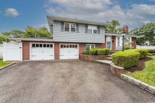 14 Goldfield St, Huntington Station NY  11747-1656 exterior