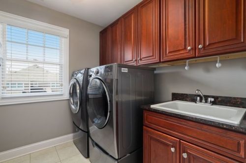 828 Colfax Ave, Elmhurst IL 60126-4535 exterior