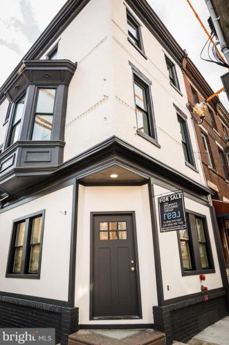 1500 Dickinson St, Philadelphia PA 19146-4757 exterior