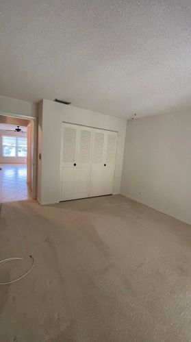 908 Savannas Pt, Fort Pierce FL 34982-6785 exterior