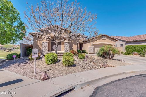 5748 Rincon Dr, Chandler, AZ 85249-9663