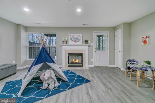 10414 Heathside Way, Rockville MD 20854-6346 exterior